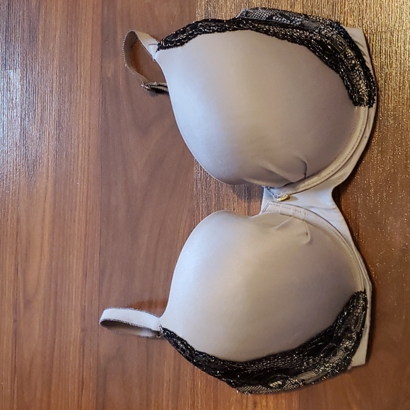 Victoria's Secret Other - Victoria's Secret Fabulous demi bra